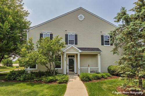 462 Litchfield Dr, Round Lake, IL, 60073-8147 | Card Image