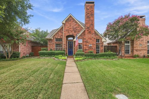 8707 Stonecrest Dr, Irving, TX, 75063-4289 | Card Image