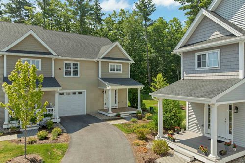101 Centerwood Way, Manchester, NH, 03102 | Card Image