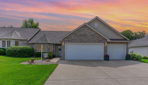 936 Aurora Cir, Red Wing, MN, 55066-1328 | Card Image