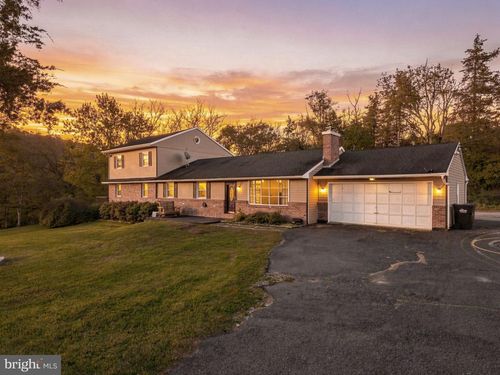 56 Ealer Hill Rd, KINTNERSVILLE, PA, 18930-9659 | Card Image