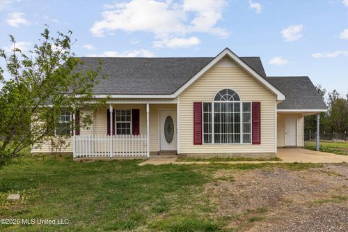 766 Bennett Cir, Byhalia, MS, 38611-6147 | Card Image