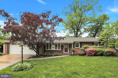 424 Lamp Post Ln, CAMP HILL, PA, 17011-1457 | Card Image