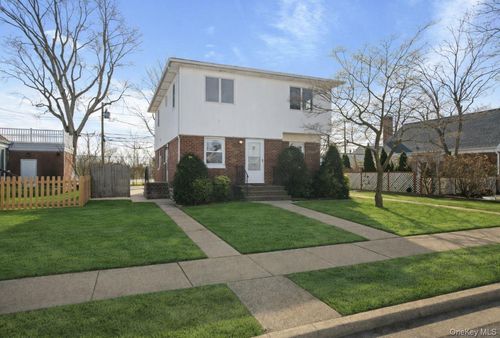 169 Wilton St, New Hyde Park, NY, 11040-3847 | Card Image