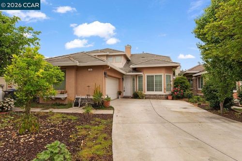 104 Kings Canyon Way, Oakley, CA, 94561-5207 | Card Image