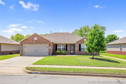 23052 Jewell Dr, Claremore, OK, 74019-2235 | Card Image