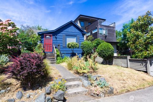 2149 5th Ave W, Seattle, WA, 98119-2809 | Card Image