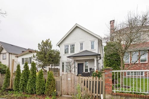 4382 Perry St, Vancouver, BC, V5N3X5 | Card Image