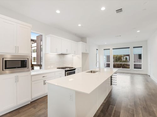 305-1771 Mccoy St, Dallas, TX, 75204-0009 | Card Image