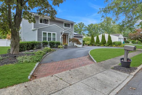 14 Kinsella St, Dix Hills, NY, 11746-6500 | Card Image