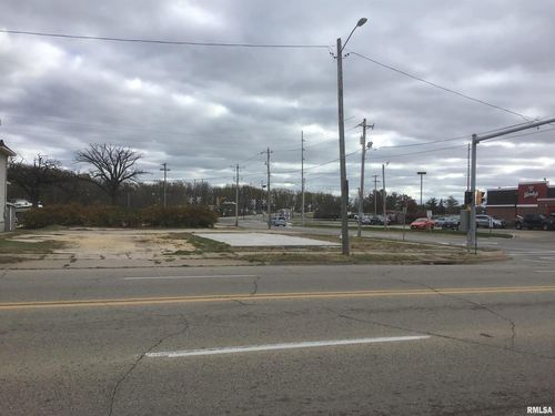 901 - 905 N 2nd Street, Clinton, IA, 52732 | Card Image