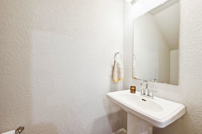 Half bath on the main floor | Image 14