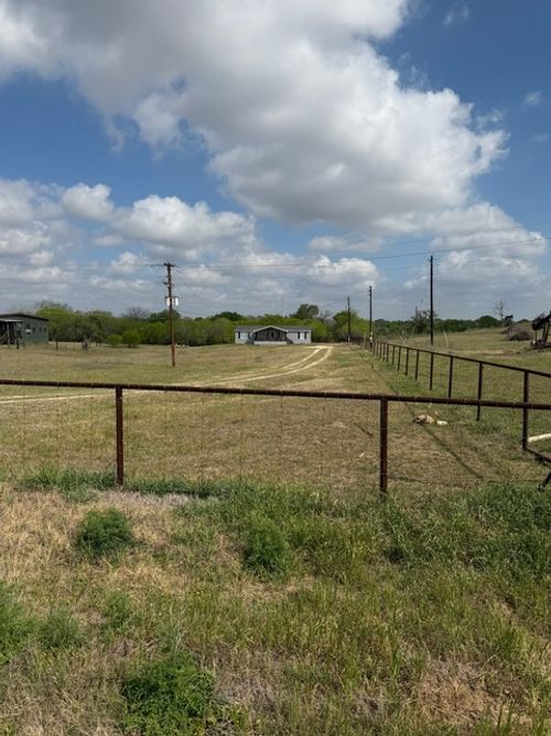 1235 Hoover St, Luling, TX, 78648-2025 | Card Image