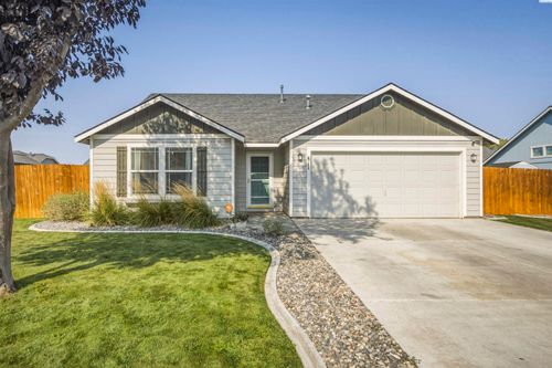6106 Westport Ln, Pasco, WA, 99301-7801 | Card Image