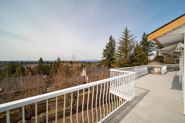 2675 St Gallen Way, House other with 7 bedrooms, 3 bathrooms and 6 parking in Abbotsford BC | Image 2