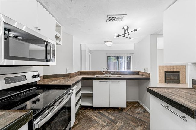 APT-101 - 4035 Angel Oak Ct, Condo with 2 bedrooms, 2 bathrooms and null parking in TAMPA FL | Image 19
