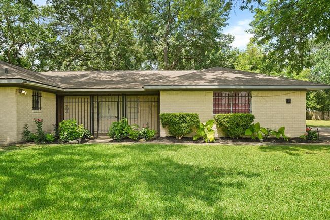 220 Brand Ln, House other with 3 bedrooms, 2 bathrooms and null parking in Stafford TX | Image 35