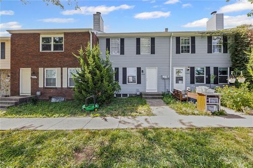 6608 E 128th St, Grandview, MO, 64030-1986 | Card Image