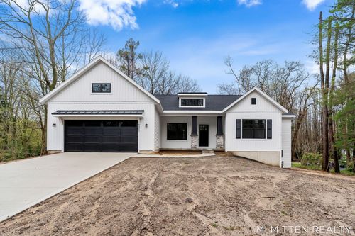 2322 Forest Trail Cir, Fennville, MI, 49408-9767 | Card Image