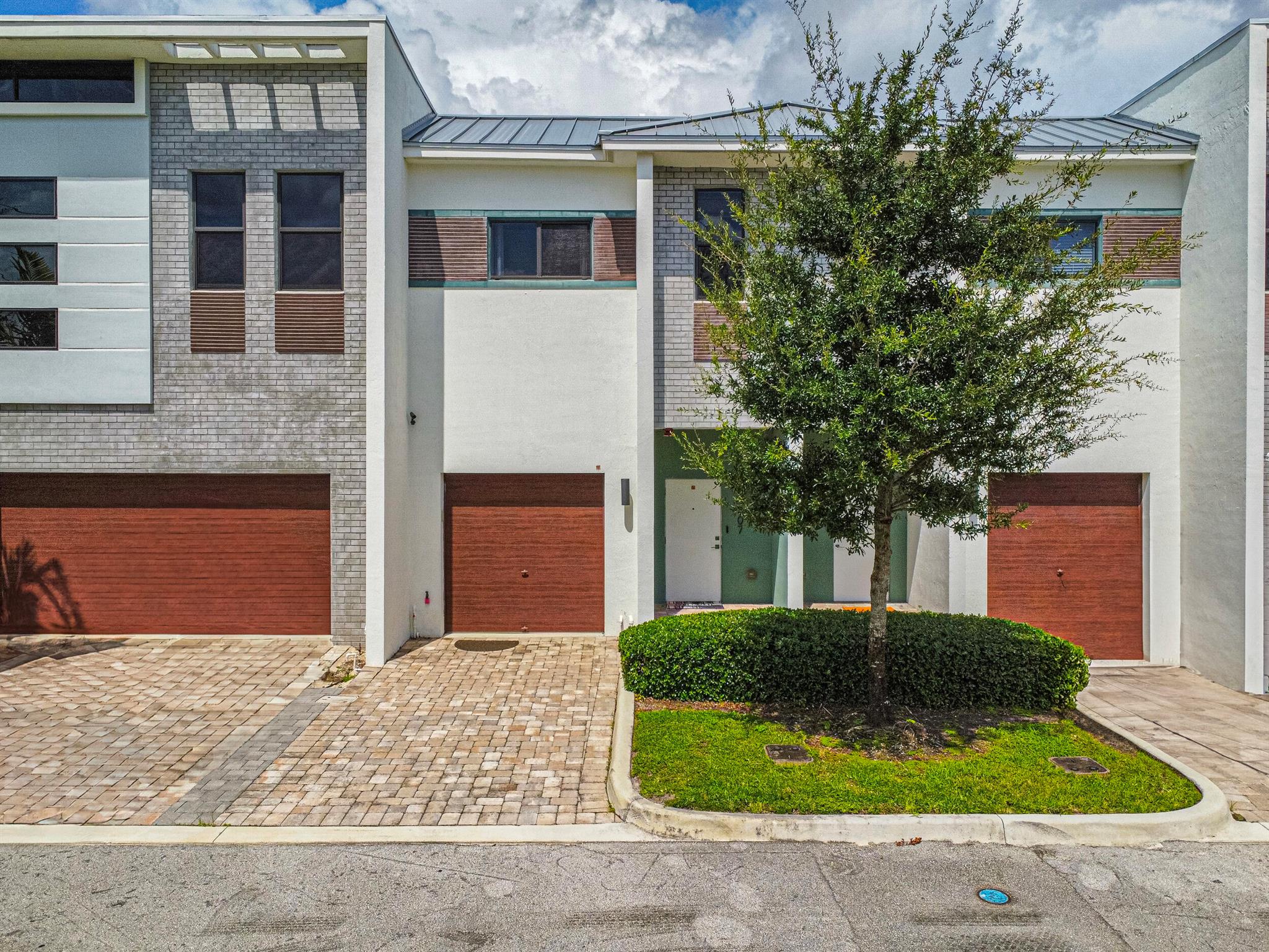 45th Ter, Plantation, FL 33317