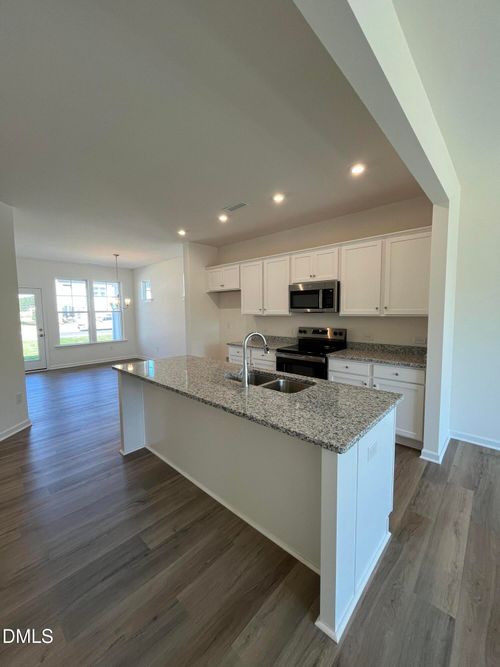 1423 Goldsboro Ave, Sanford, NC, 27330-5414 | Card Image