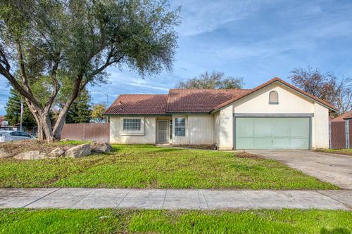 2535 Sierra Ave, Clovis, CA, 93611-8921 | Card Image