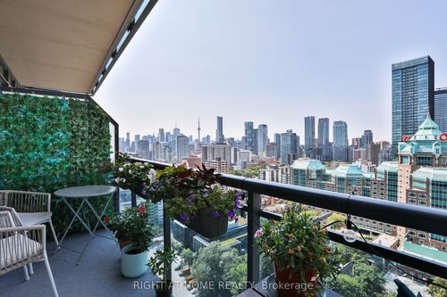 2308-28 Linden St, Toronto, ON, M4Y0A4 | Card Image