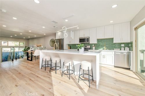 7 Sunup, Irvine, CA, 92603 | Card Image