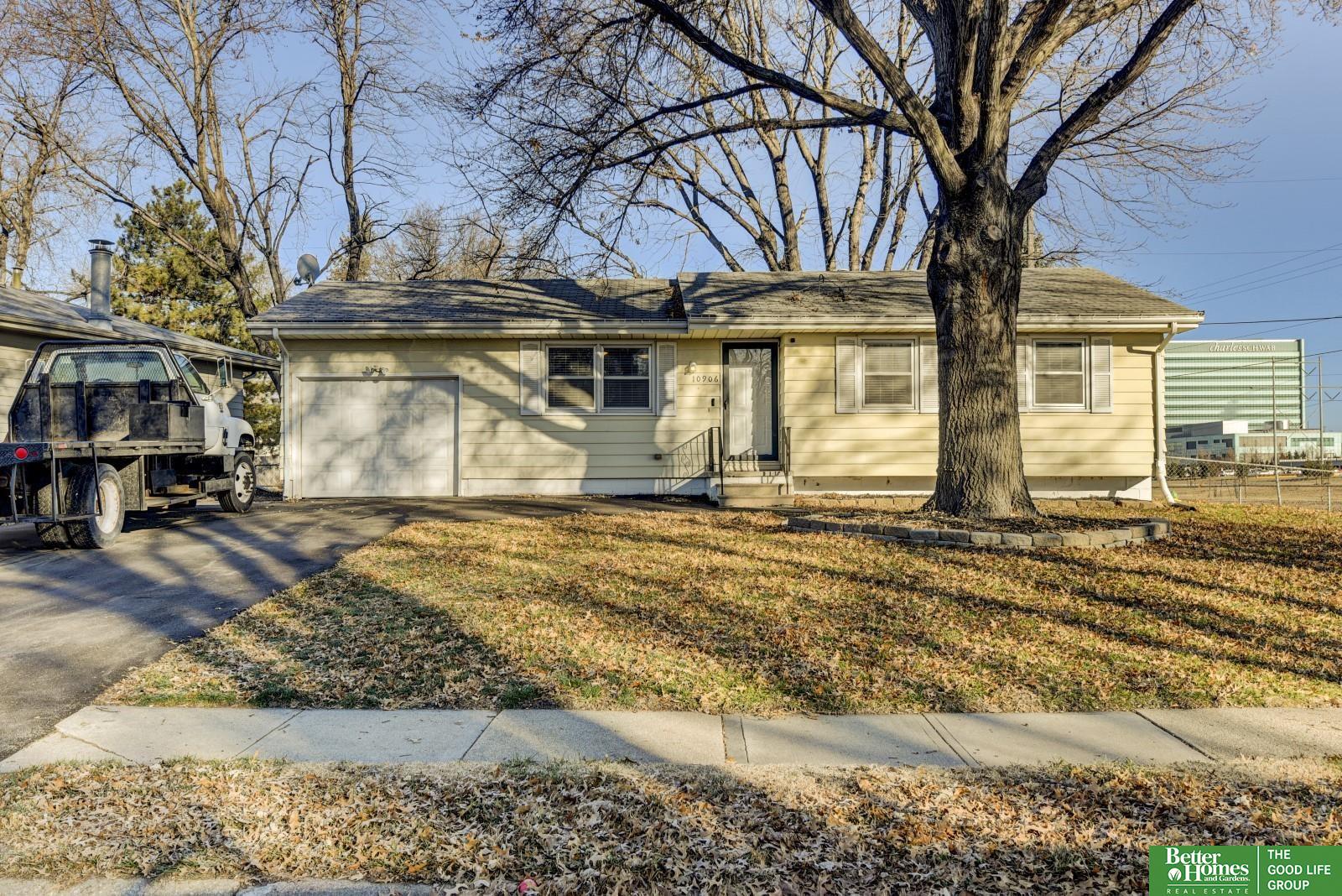 Jackson St, Omaha, NE 68154