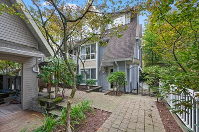 1 - 1075 Lynn Valley Rd, Townhouse with 3 bedrooms, 2 bathrooms and 2 parking in North Vancouver BC | Image 1