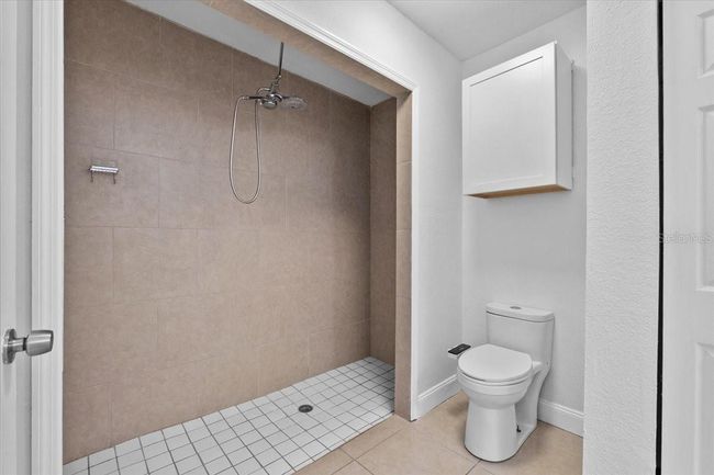 Master Bathroom | Image 30