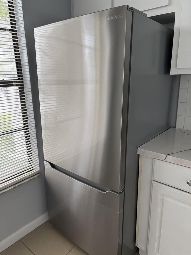 APT-107 - 201 Lake Pointe Dr, Condo with 2 bedrooms, 2 bathrooms and null parking in Oakland Park FL | Image 15