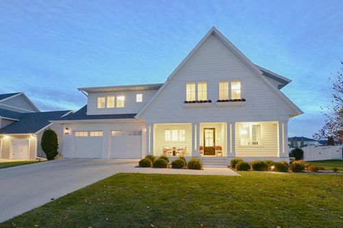 2630 2nd St E, West Fargo, ND, 58078-7985 | Card Image