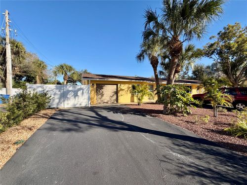 225 70th St N, St Petersburg, FL, 33710-7617 | Card Image