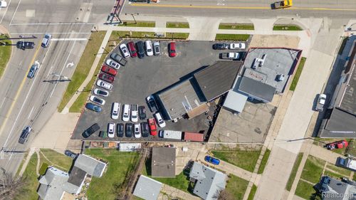 28945 Utica Rd, Roseville, MI, 48066-2533 | Card Image