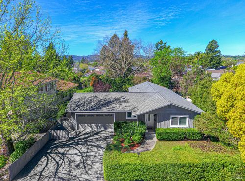 1323 Prentice Drive, Healdsburg, CA, 95448 | Card Image