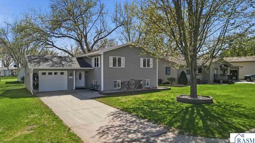 802 1st St Sw, Madelia, MN, 56062-1204 | Card Image