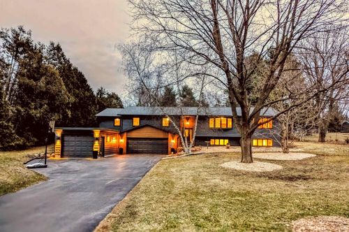 4730 Toepfer Road, Middleton, WI, 53562 | Card Image