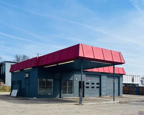 500 Se 29th St, Topeka, KS, 66605-1182 | Card Image