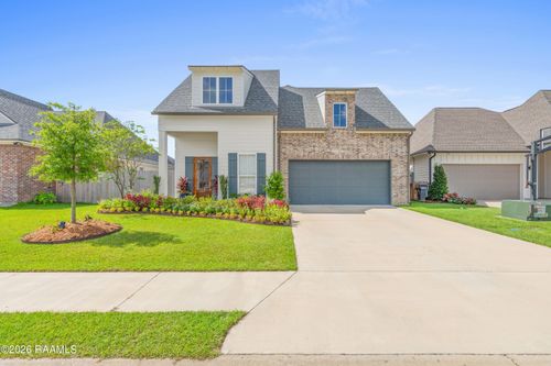 307 Queenstown Ave, Youngsville, LA, 70592-6887 | Card Image