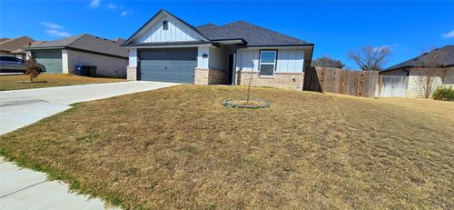 136 Mike Warner Dr, Burnet, TX, 78611-2197 | Card Image