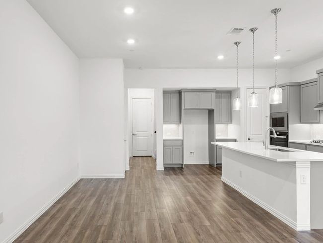 transfer 11. 1190 Daybreak Dining | Image 9
