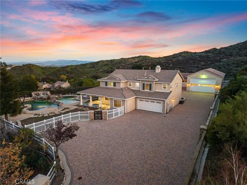 30012 Valley Glen St, Castaic, CA, 91384-3248 | Card Image