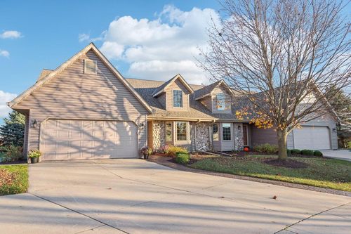 2-W203N16198 Pin Oak Circle, Jackson, WI, 53037 | Card Image