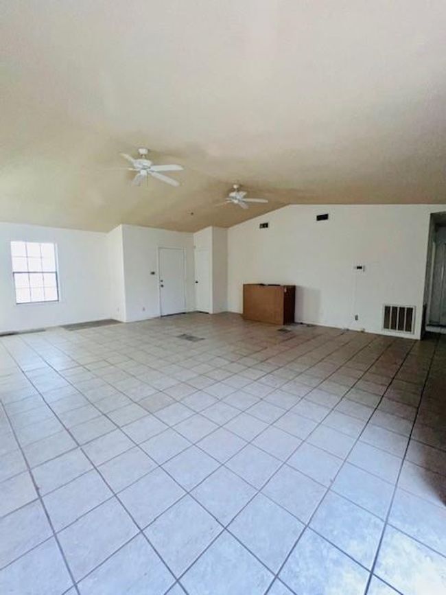 1917 Chapel Heights Dr, House other with 3 bedrooms, 2 bathrooms and 2 parking in Wharton TX | Image 4