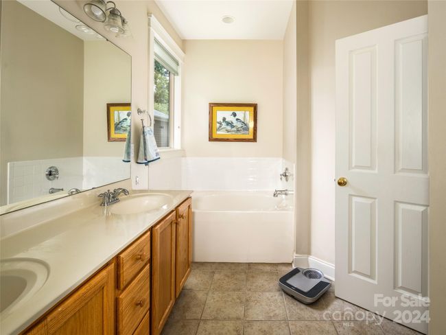130 Harrop Dun Ct, House other with 3 bedrooms, 3 bathrooms and null parking in Biltmore Lake NC | Image 9