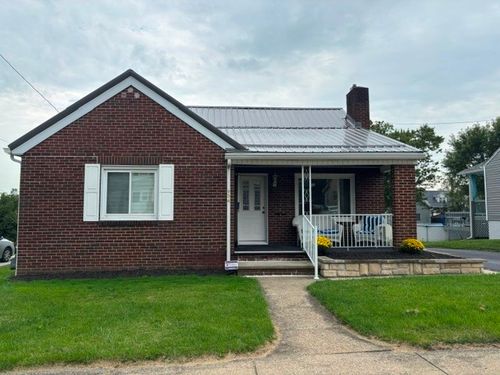 934 Warren Ave, New Castle, PA, 16101-4455 | Card Image