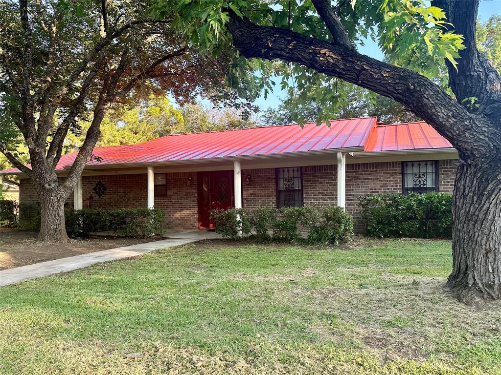 Maplewood Ct, Gainesville, TX 76240