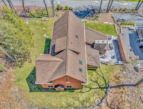 71 Lake Dr, Lake Harmony, PA, 18624-2107 | Card Image