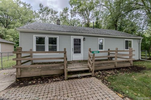 20823 Hugo St, Farmington Hills, MI, 48336-5137 | Card Image